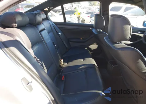 2004 BMW 330I из США, поврежденный, VIN WBAEV53414KM07271